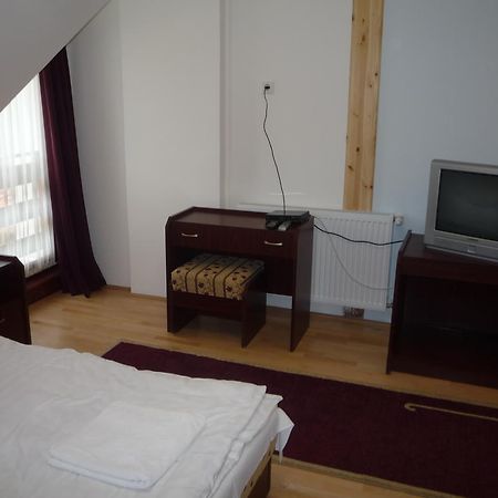 Aba Vezer Vendeghaz Hotell Abaújszántó Exteriör bild