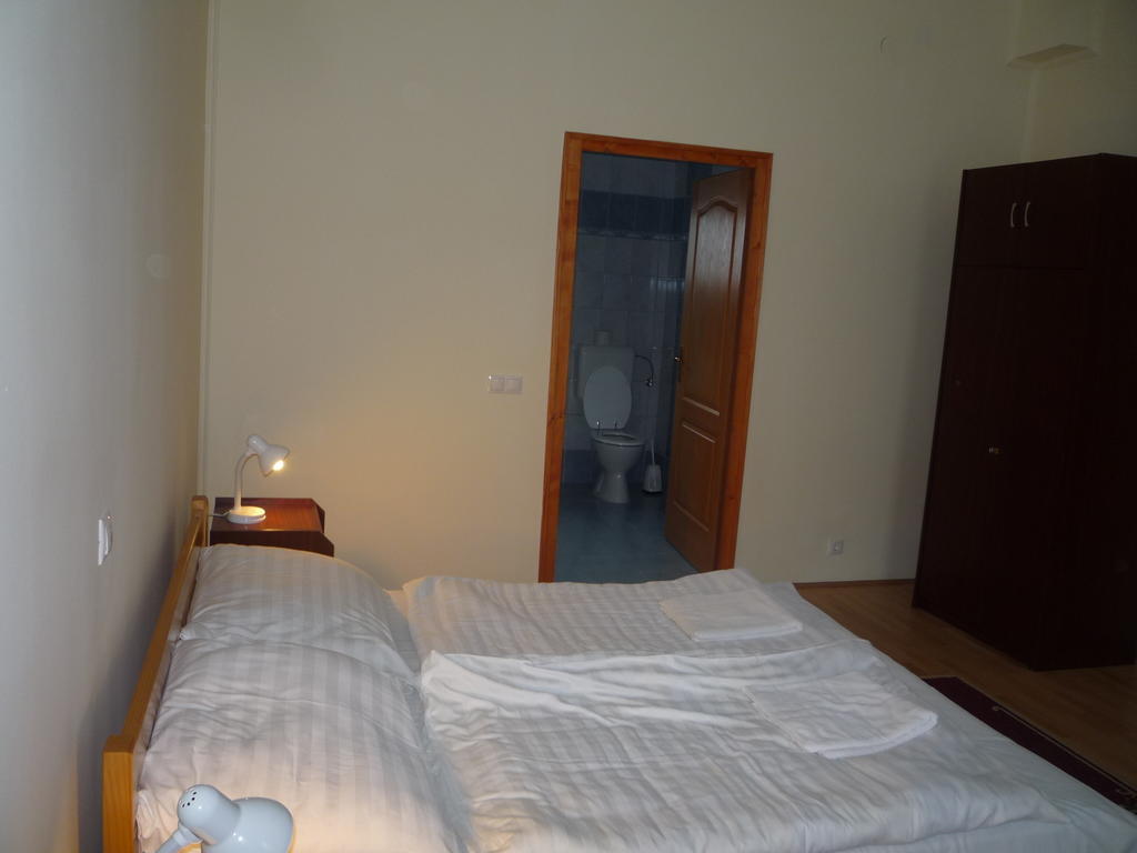 Aba Vezer Vendeghaz Hotell Abaújszántó Rum bild