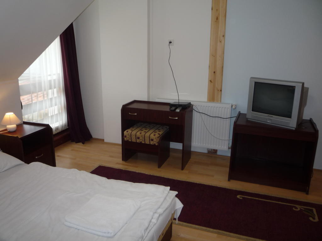 Aba Vezer Vendeghaz Hotell Abaújszántó Exteriör bild