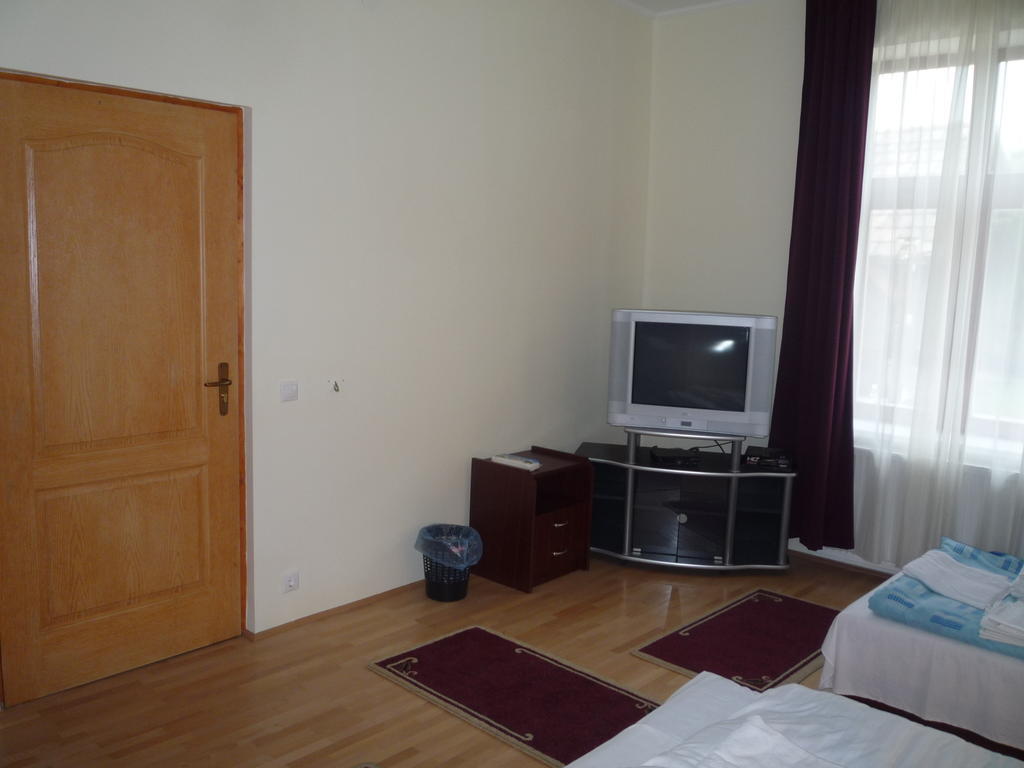 Aba Vezer Vendeghaz Hotell Abaújszántó Rum bild
