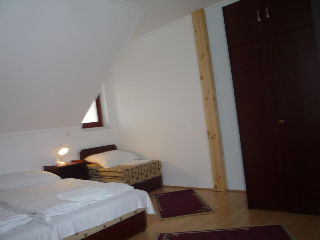 Aba Vezer Vendeghaz Hotell Abaújszántó Exteriör bild