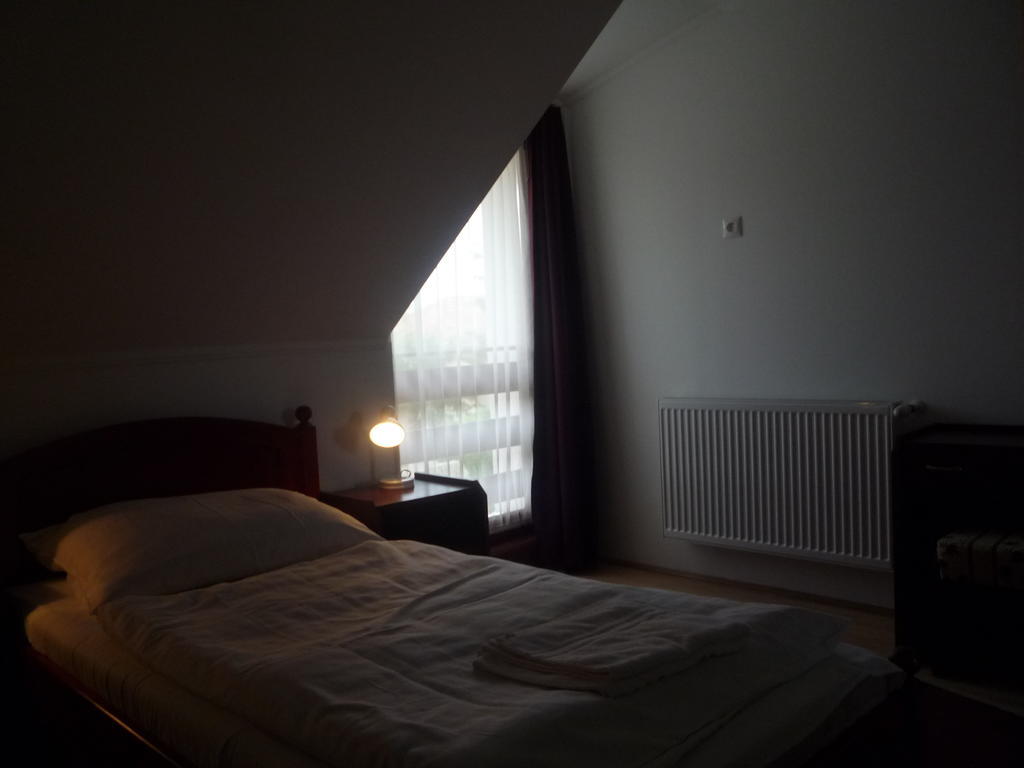 Aba Vezer Vendeghaz Hotell Abaújszántó Exteriör bild